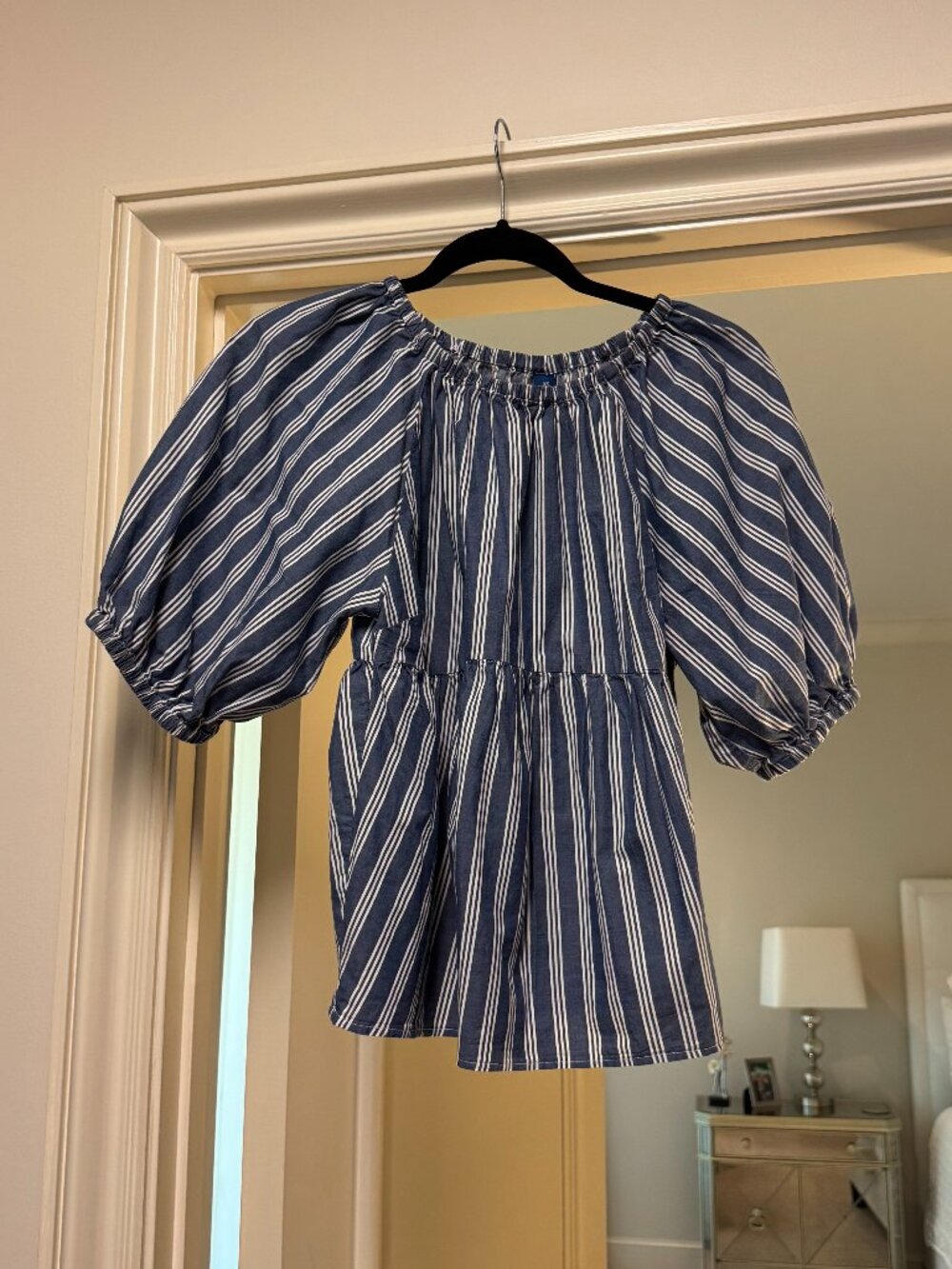 Old Navy Puff Sleeve Swing Top - Picture 3 of 6